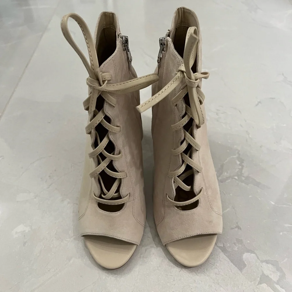 NEW, Sam Edelman Lace-Up Peep Toe Suede Cream Booties with a chunky heel - Picture 3 of 4